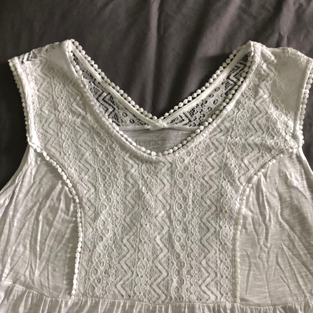 Summer cutie lacy flowy tank top.